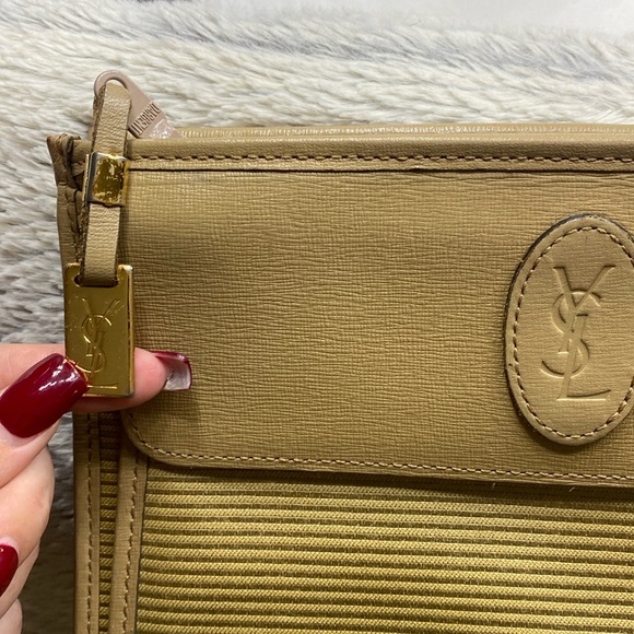 👛 Authentic YSL BAG 👛 - Picture 3 of 15